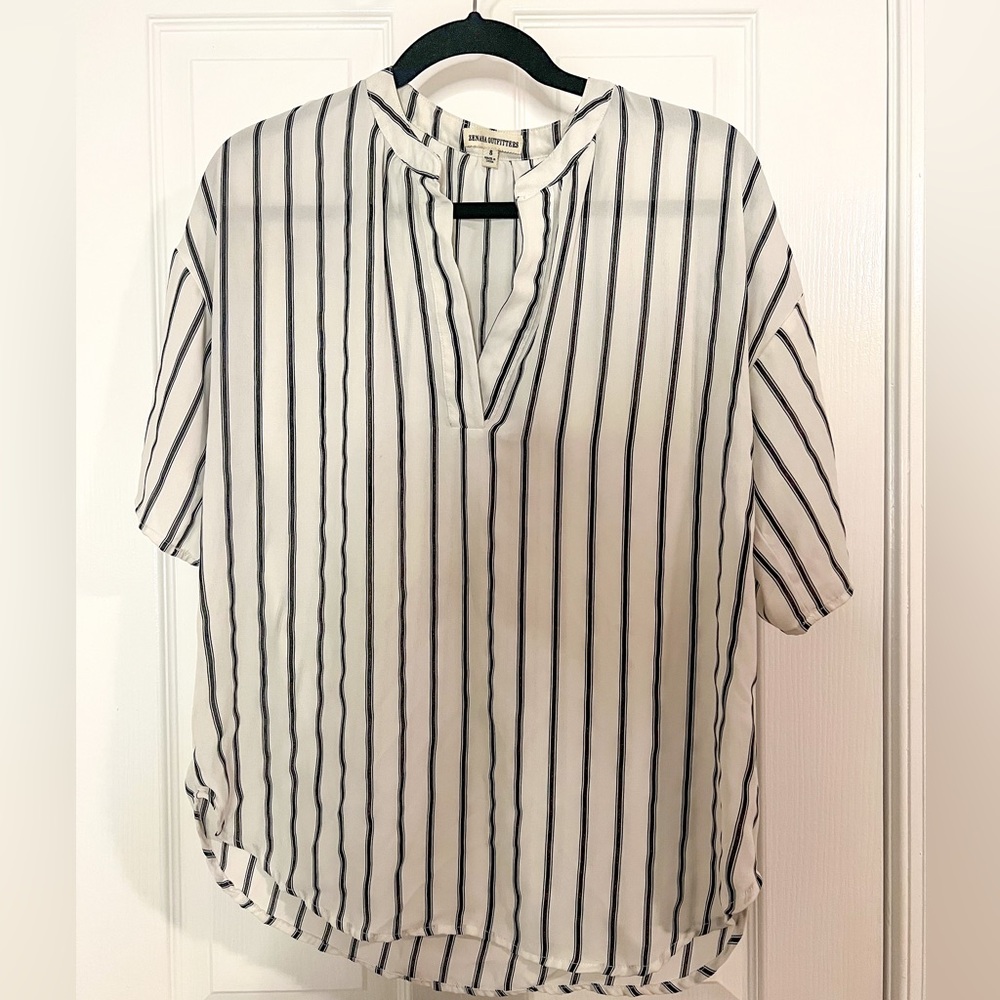 Zenana Outfitters Striped top Small